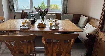 Bella Vista,Sea Views,Dog Friendly,Parking,Sleep 4