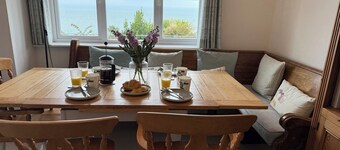 Bella Vista,Sea Views,Dog Friendly,Parking,Sleep 4