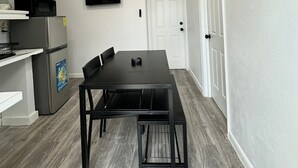 Interior - Modern 2-bedroom apartment in Nassau, steps away from the beach. (Nassau)