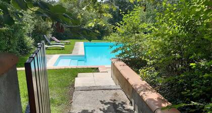 Barginac - NAVES - GĂźte