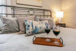 3 chambres, fer et planche à repasser, Wi-Fi gratuit, draps fournis