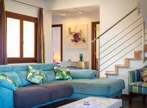 TV, bordtennis og stereoanlegg