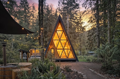 The PortlandiAFrame -Hot Tub, Sauna, Cold Plunge