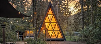 The PortlandiAFrame -Hot Tub, Sauna, Cold Plunge