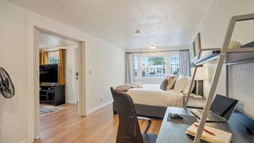 Basic Cottage | Iron/ironing board, bed sheets