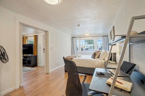 基本平房 | 熨斗/熨衣板、床單