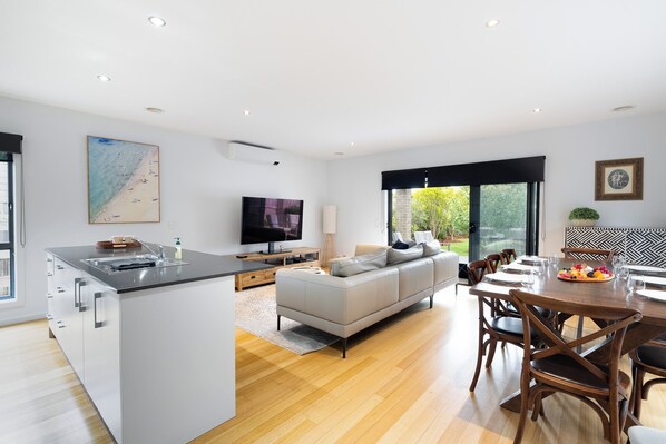 المنشأة من الداخل