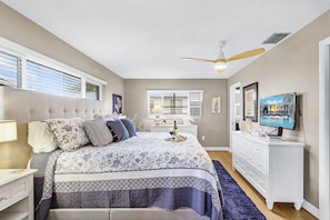 3 bedrooms, desk, iron/ironing board, free WiFi