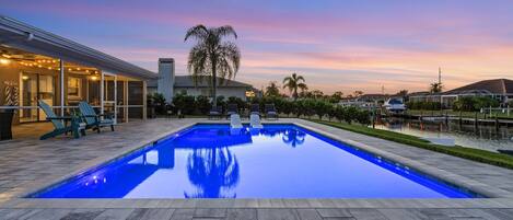 Een verwarmd zwembad