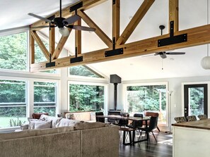 Televisor intel·ligent i llar de foc 