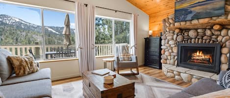 Smart TV, chimenea