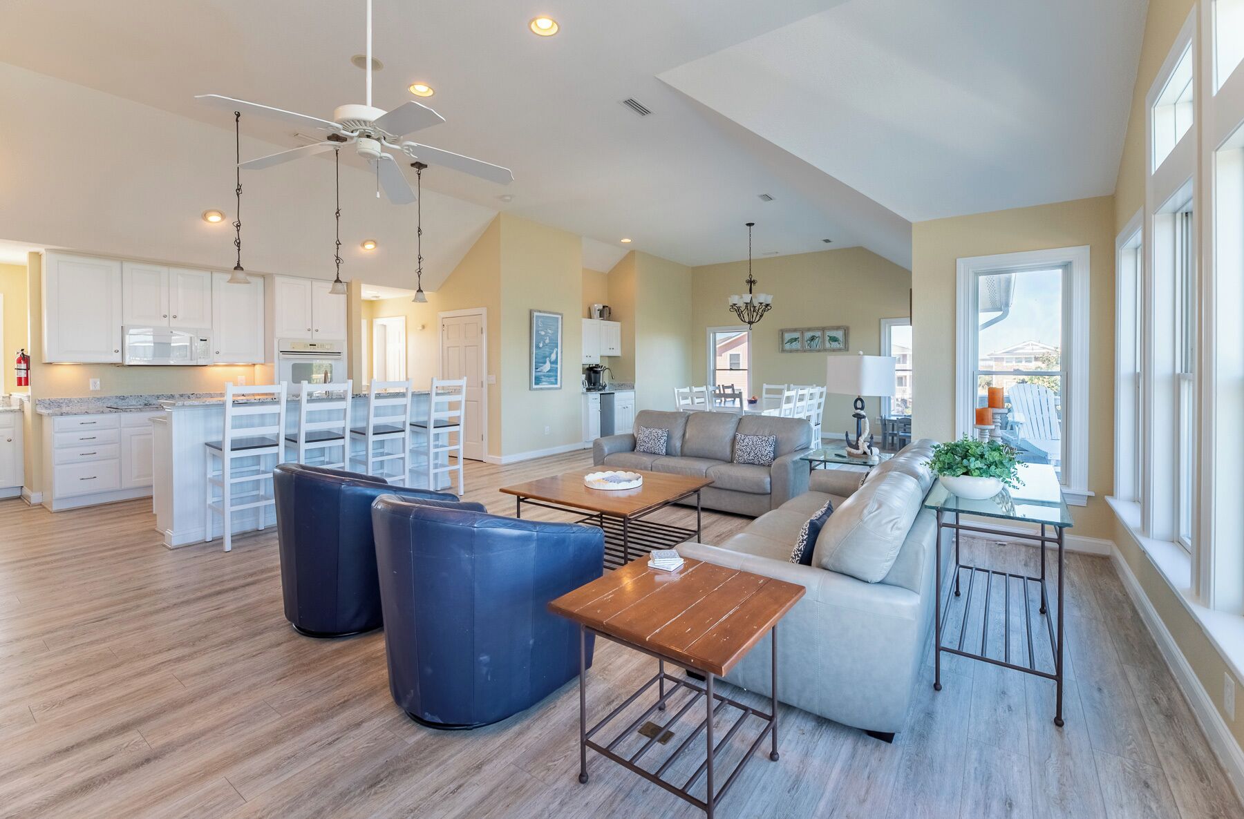 Smart TV, chimenea y tenis de mesa 