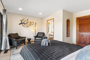 4 bedrooms, desk, iron/ironing board, free WiFi