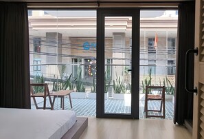 الإطلالة من المنشأة