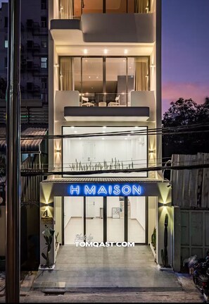 واجهة المنشأة