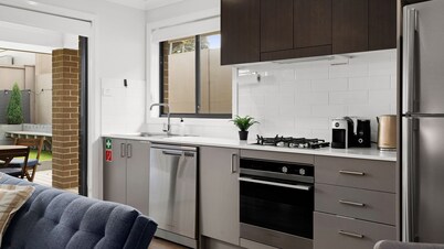 The Stayover - Your Wine Country Base