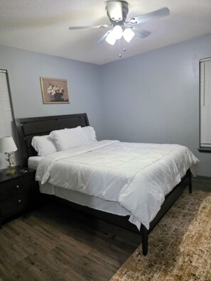 Iron/ironing board, WiFi, bed sheets