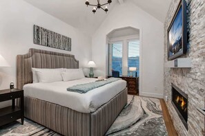 5 bedrooms, iron/ironing board, free WiFi, bed sheets