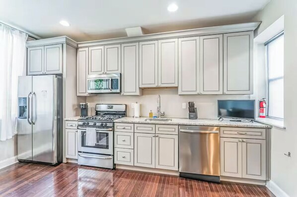 Microwave, oven, stovetop, dishwasher