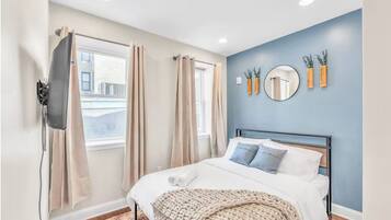 2 bedrooms, iron/ironing board, WiFi, bed sheets