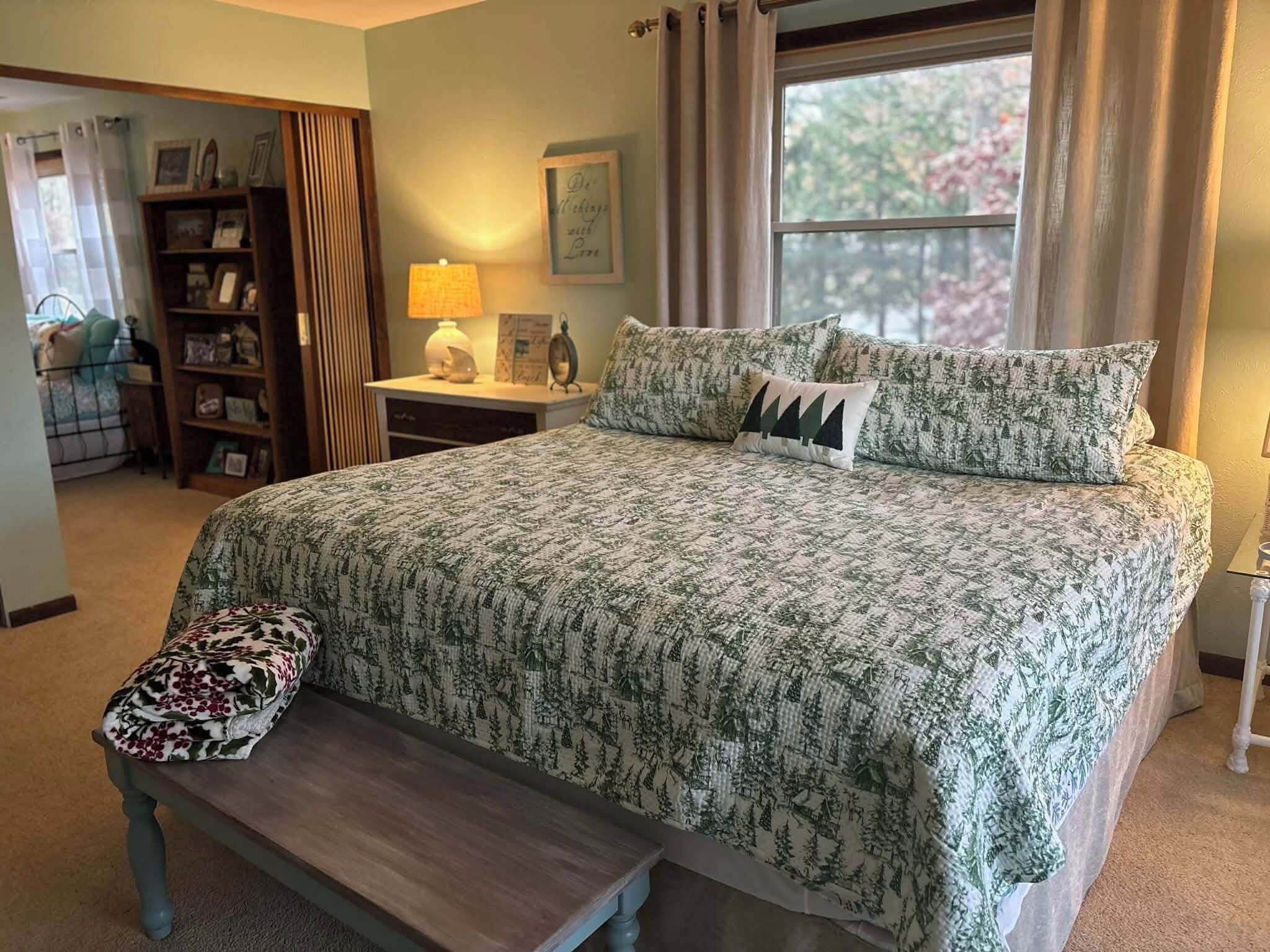 Ferros/tábuas de passar roupa, Wi-Fi de cortesia, roupa de cama