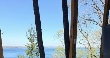 Brand new build! Beautiful Lakefront property in Diamond Bluff on Greers Ferry.