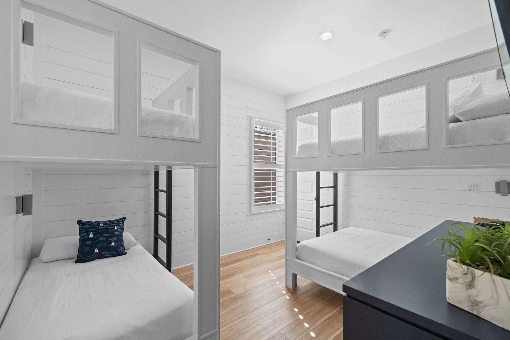 7 chambres, fer et planche à repasser, lit parapluie, Wi-Fi gratuit