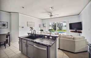 Interior - 3Ks Sweet Escape – A Cozy Slice of Paradise With Pool-25 minutes from Disney! (Davenport)