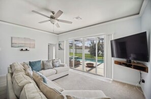 Smart TV - 3Ks Sweet Escape – A Cozy Slice of Paradise With Pool-25 minutes from Disney! (Davenport)