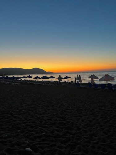 Villa - Sleeps 6 -  Near Local Attractions