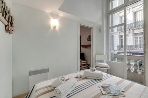 Bügeleisen/Bügelbrett, kostenloses WLAN, Bettwäsche