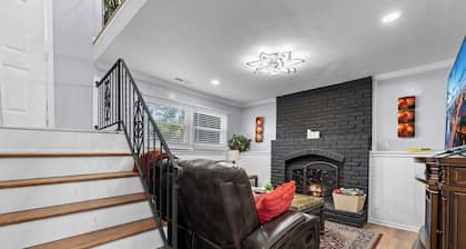 Modern Family Duplex Gateway by YDSH GuestMind - Pet Friendly