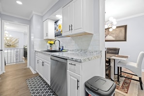 微波炉、烤箱、炉灶、洗碗机