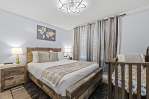 3 Schlafzimmer, Schreibtisch, Bügeleisen/Bügelbrett, kostenloses WLAN