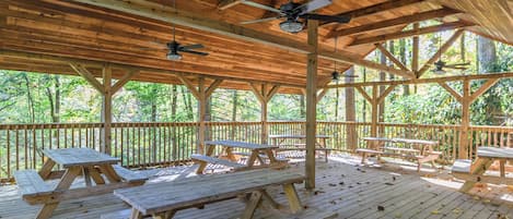 屋外ダイニングエリア