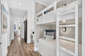 5 Schlafzimmer, Bügeleisen/Bügelbrett, kostenloses WLAN, Bettwäsche