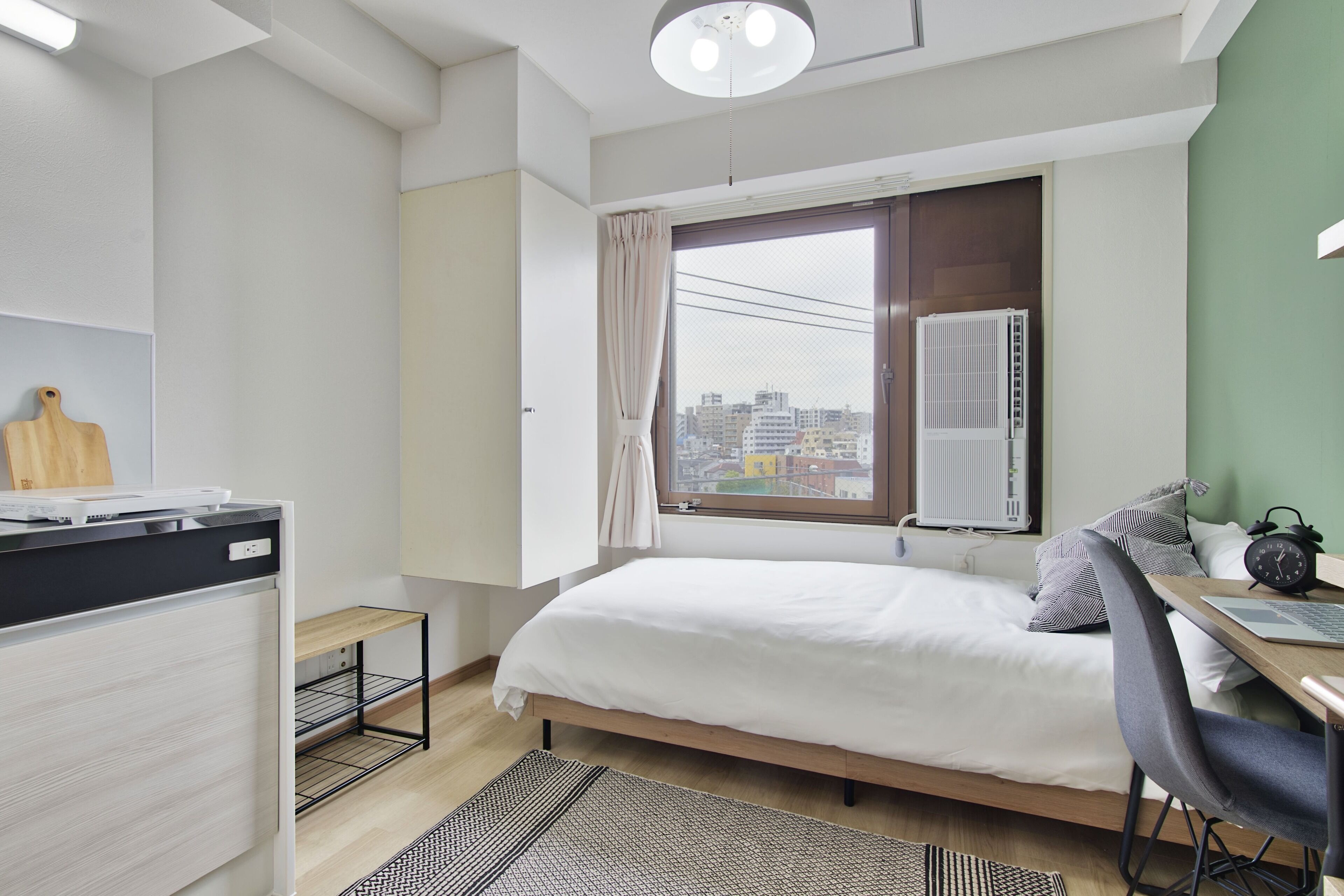 1 habitación, tabla de planchar con plancha, wifi gratis y ropa de cama 