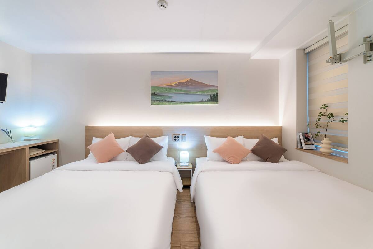 Family Quadruple Room, 2 Double Beds | WiFi (free)