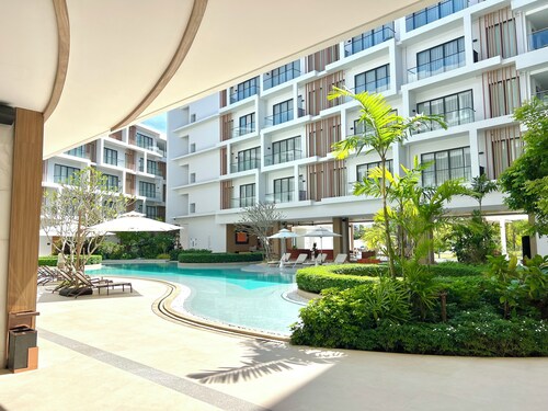 1BR 5Min Walk to BeachPool&Gym C243