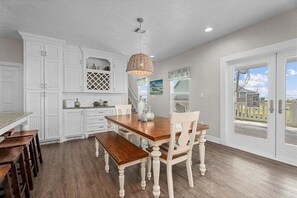 Dining - Spacious 4BR Retreat | Walk to Beach | Sleeps 18 (Crystal Beach)