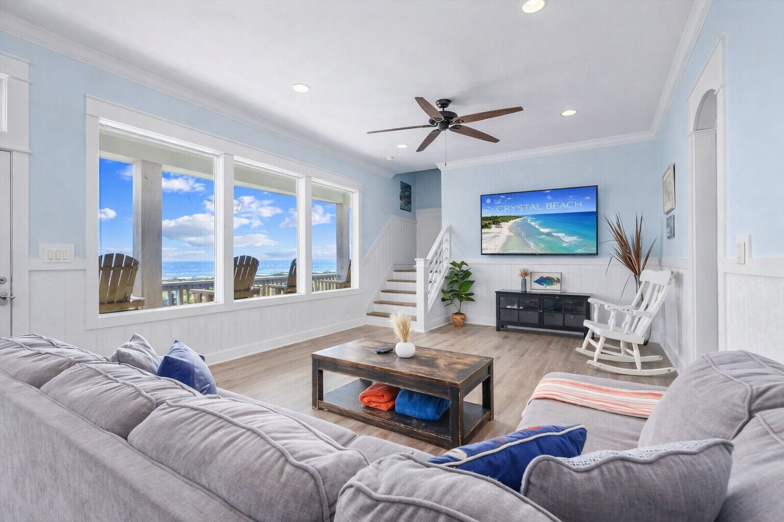 Smart TV, books, stereo