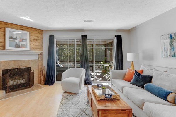 Télévision, cheminée