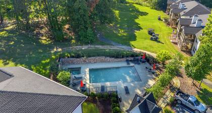 "Hole in One" Lake Martin Condo-charming near Auburn/Dadeville