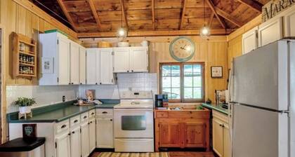 Nibi Haven / Kawarthas Lakeside Retreat