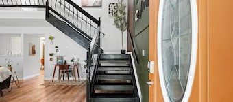 Heritage Haus: Stylish 2BR Near Marietta Square / Dogs Ok / Parking + WFH Ready