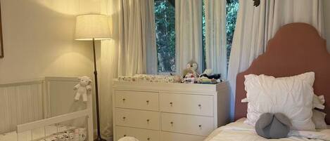 7 makuuhuonetta, silitysrauta/-lauta, Wi-Fi, vuodevaatteet