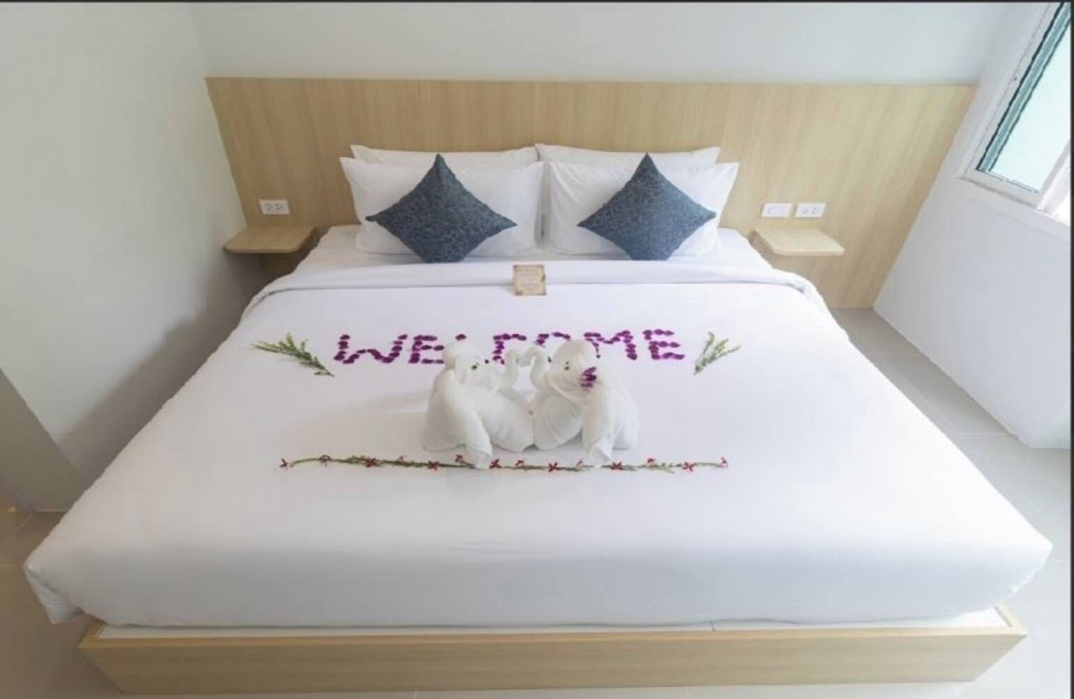 Deluxe Double Room, City View | Desk, free WiFi
