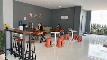 Colazione da portar via, servita tutte le mattine (150 THB a persona)