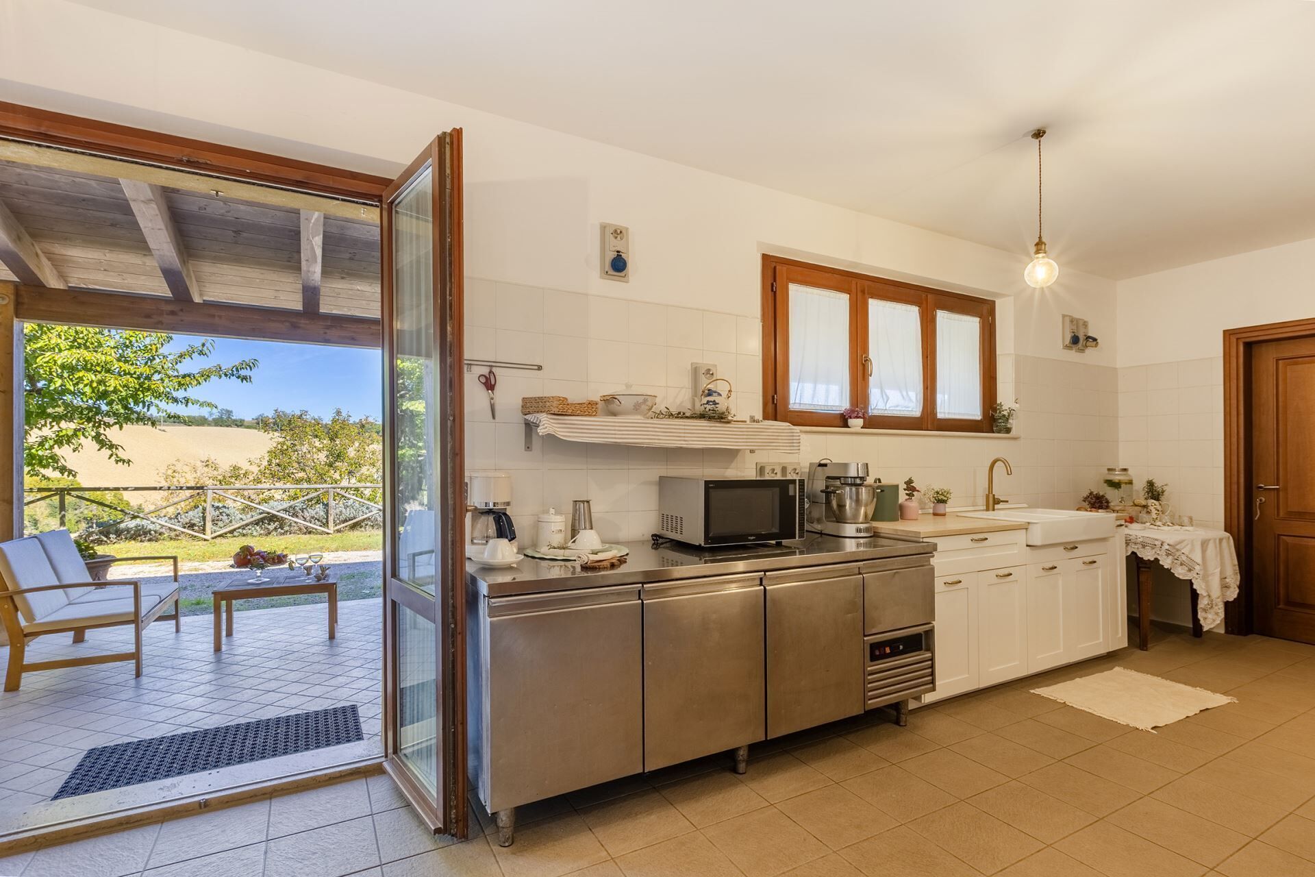 Kühlschrank, Mikrowelle, Ofen, Geschirrspüler