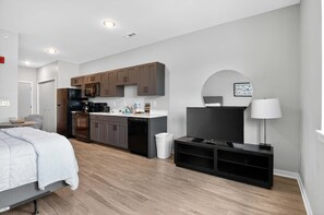 Desk, iron/ironing board, WiFi, bed sheets - New Seasonal Rates! Modern DT Studio Near IU (Bloomington)